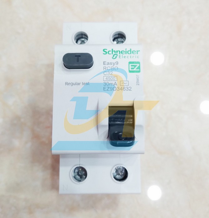 Cầu dao chống giật RCBO Easy9 (1P+N) 32A 30mA 230V Schneider EZ9D34632  SCHNEIDER | Giá rẻ nhất - Công Ty TNHH Thương Mại Dịch Vụ Đạt Tâm