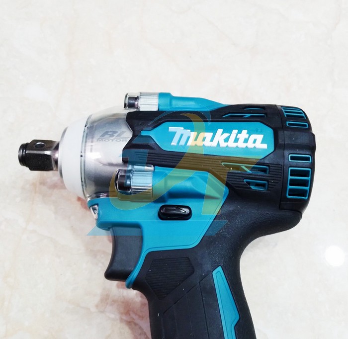 Máy siết bu lông dùng pin 18V Makita DTW300RTJ (Kèm 2 pin 5.0Ah + 1 sạc)  Makita | Giá rẻ nhất - Công Ty TNHH Thương Mại Dịch Vụ Đạt Tâm