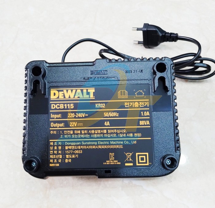 Sạc đa năng 10.8V-18V Dewalt DCB115-KR DCB115-KR DEWALT | Giá rẻ nhất - Công Ty TNHH Thương Mại Dịch Vụ Đạt Tâm